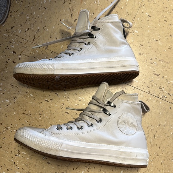 Converse - Picture 2 of 5